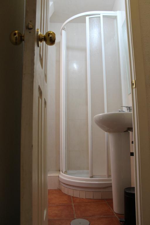 Hostal Graciela Madrid Dış mekan fotoğraf