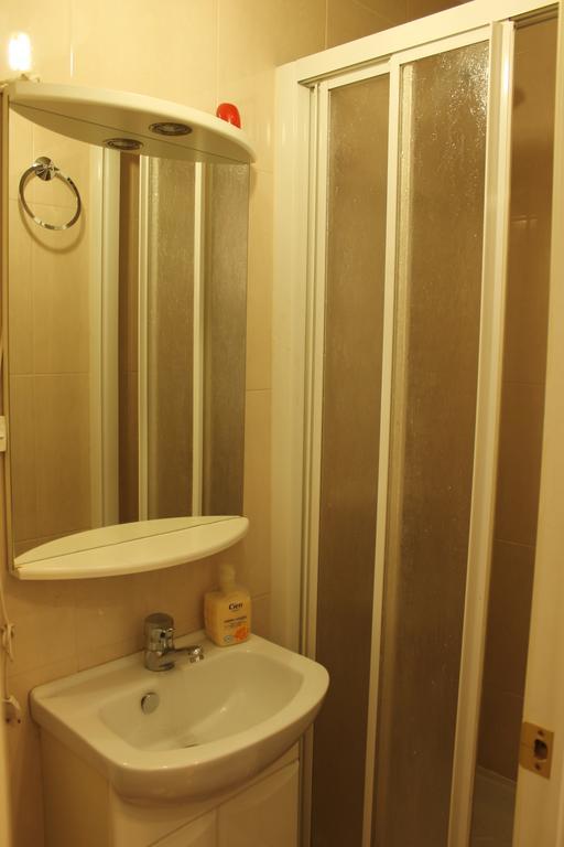 Hostal Graciela Madrid Dış mekan fotoğraf
